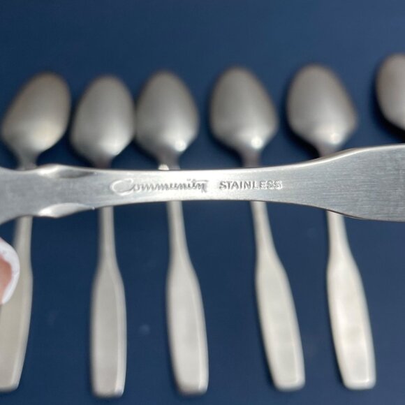 Vtg Oneida Community Paul Revere Dinner Spoons Teaspoons Set 7 Stainless Steel - Picture 4 of 6